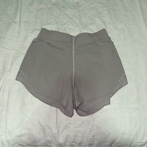 LULULEMON / Hotty Hot High-rise 4” / 6